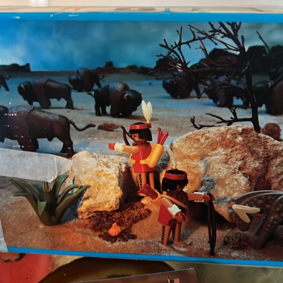 Playmobil set 3731 - complete Bison Hunter - Picture 5 of 9